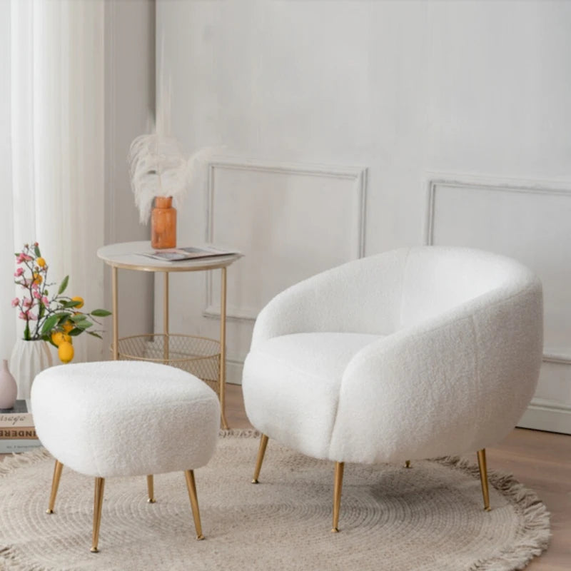 Poltrona a botte singola in velluto Teddy bianco con pouf