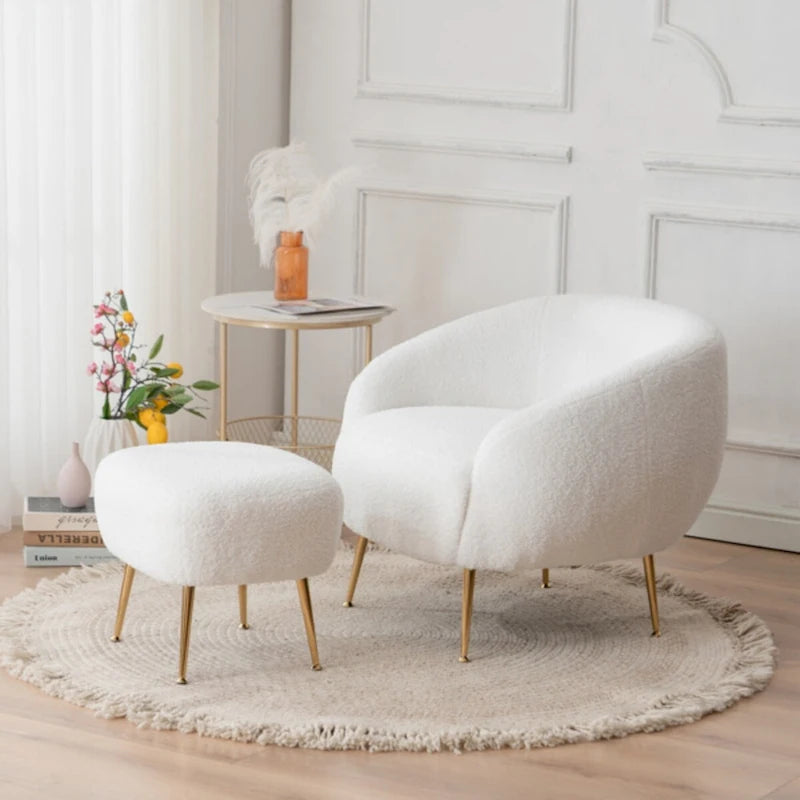 Poltrona a botte singola in velluto Teddy bianco con pouf