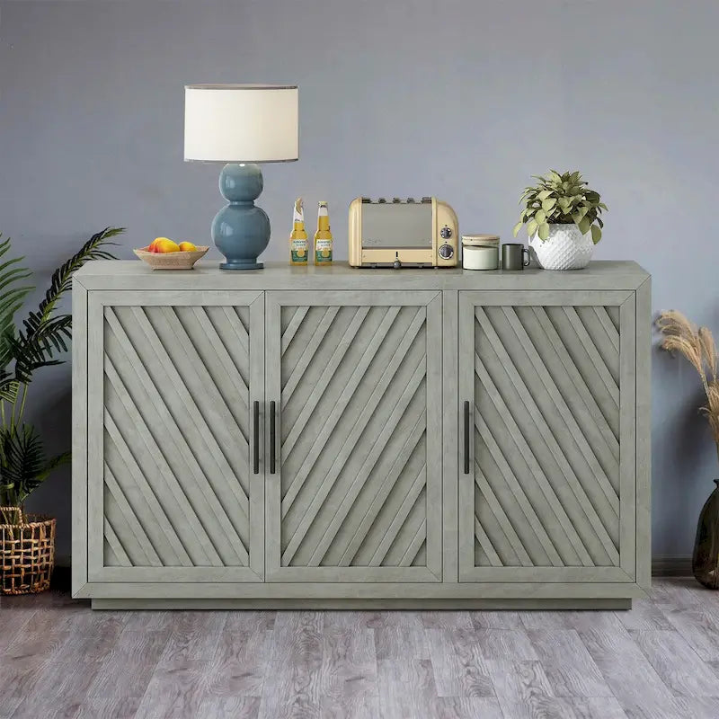 Credenza classica vintage in legno con ripiani interni regolabili
