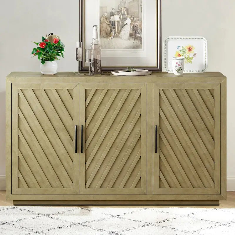Credenza classica vintage in legno con ripiani interni regolabili