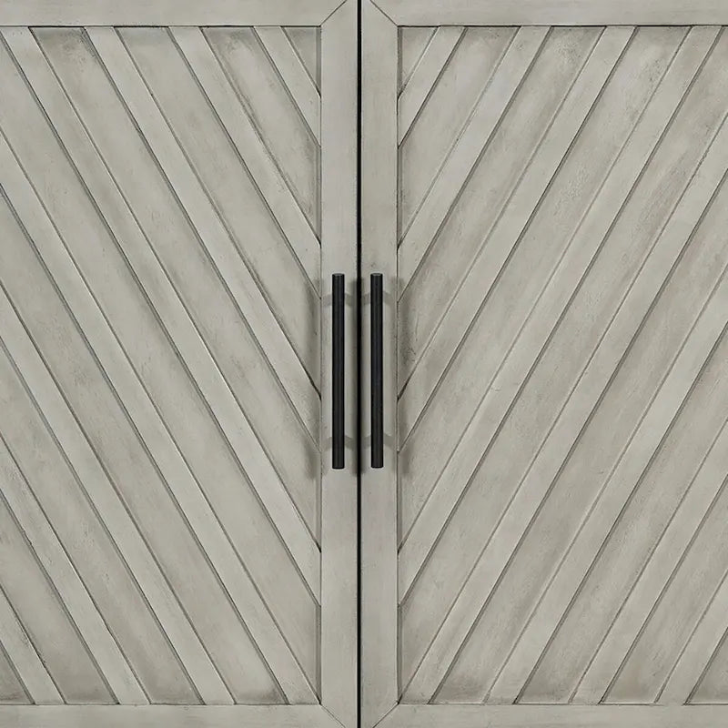 Credenza classica vintage in legno con ripiani interni regolabili