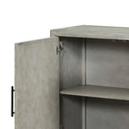 Credenza classica vintage in legno con ripiani interni regolabili